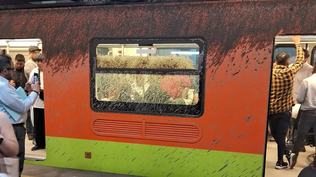 Otro-incidente-en-la-Linea-12-del-Metro-cae-cemento-fresco-sobre-uno-de-los-trenes