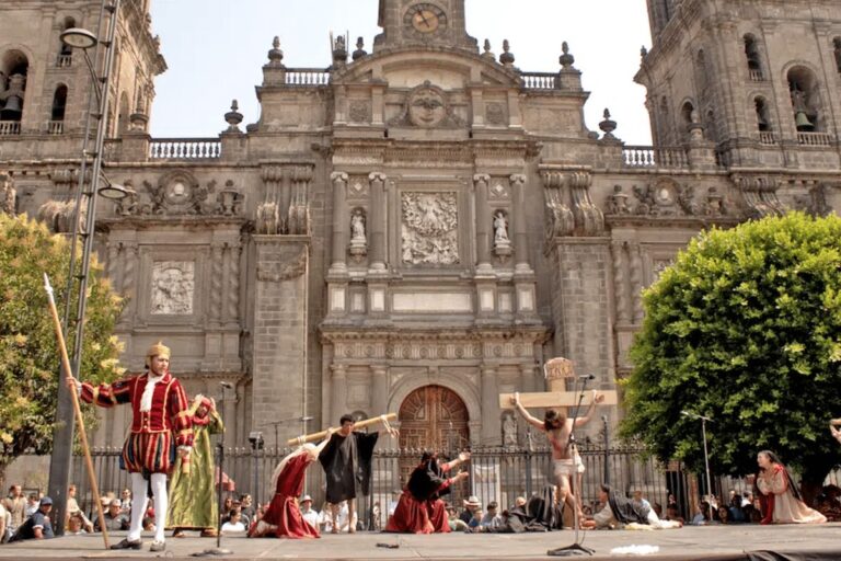 viacrucis-zocalo-catedral-cdmx