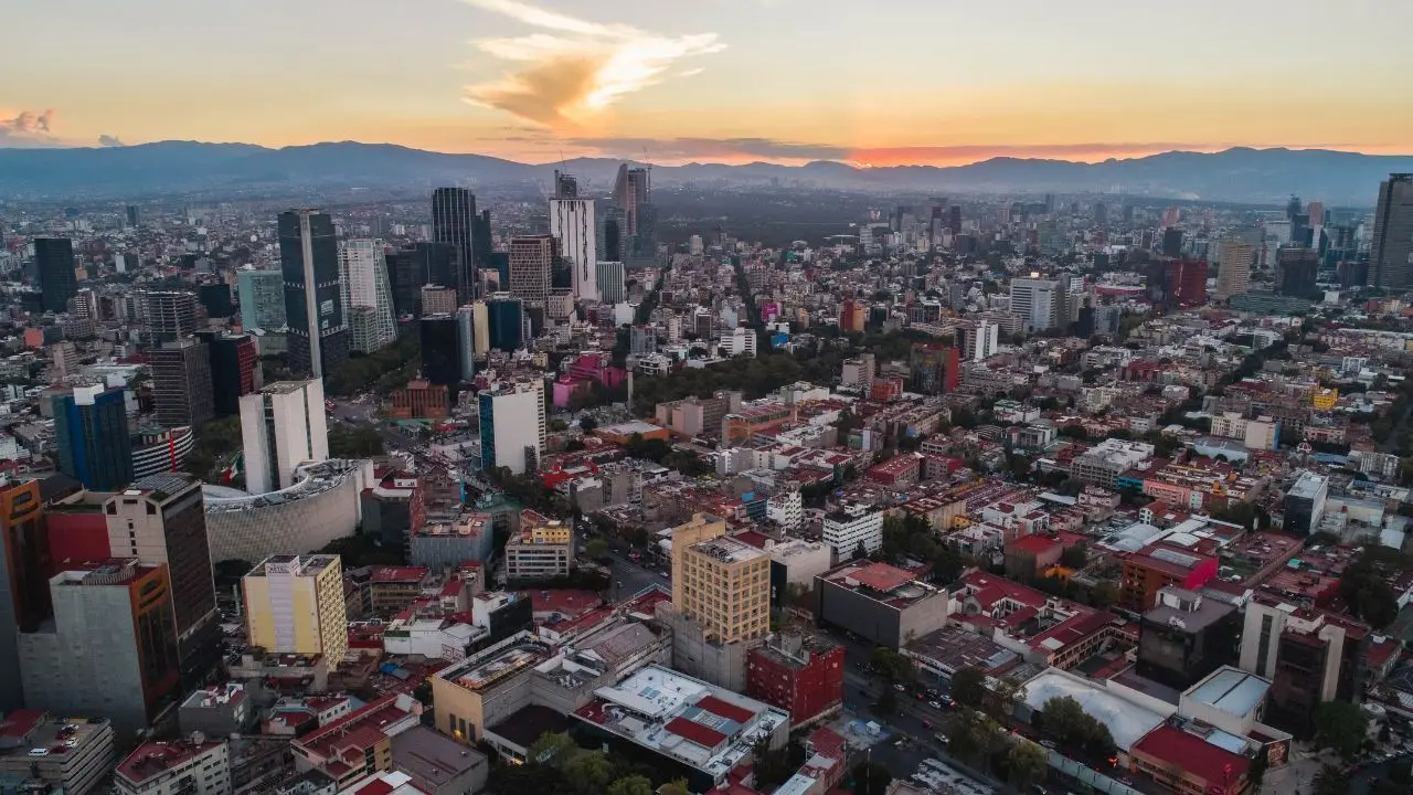 amlo-arremete-contra-los-chilangos-etiqueta-a-la-cdmx-como-la-mas-conservadora-y-sede-de-los-fifis
