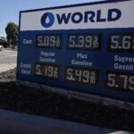 La gasolina en EE.UU. alcanza los 3,88 dólares por galón, el precio más alto desde 2022