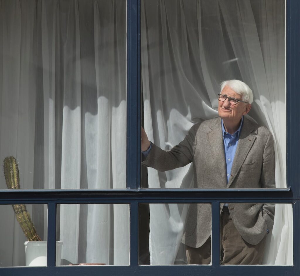 e972d48d4cbb4a1f83af7cd8c344a3b9