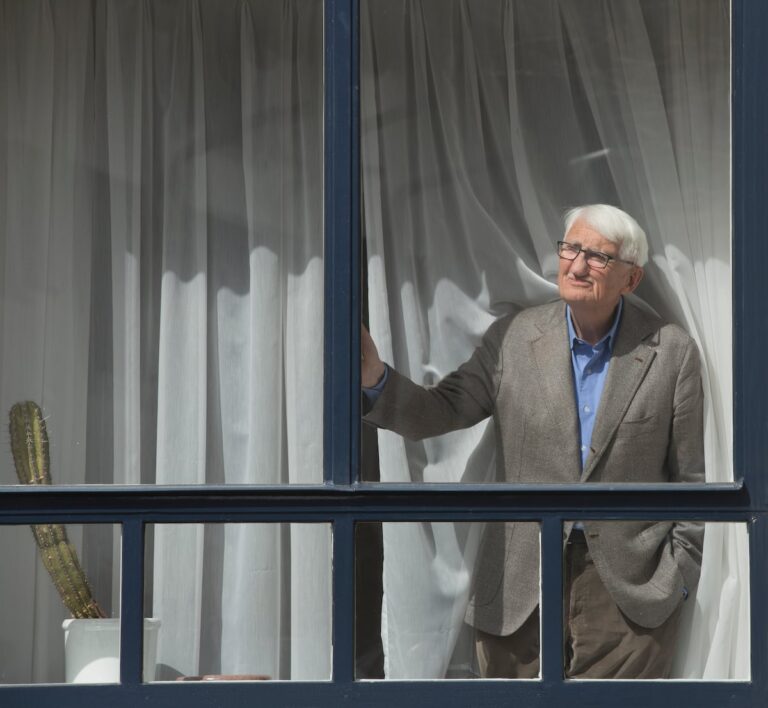 e972d48d4cbb4a1f83af7cd8c344a3b9