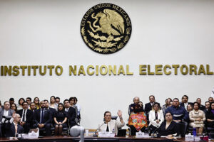 Ente electoral ordena frenar acordeones rumbo a la inédita elección judicial en México