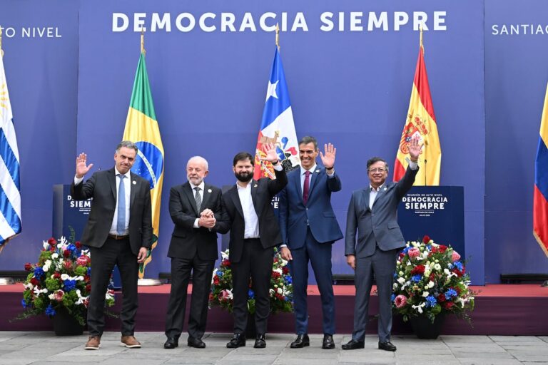 371bdf420a7549db851de3618c302a5d